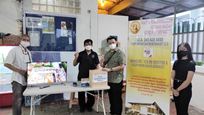 Tim dana Internal PPRI penggalangan dana di Balai Metro---